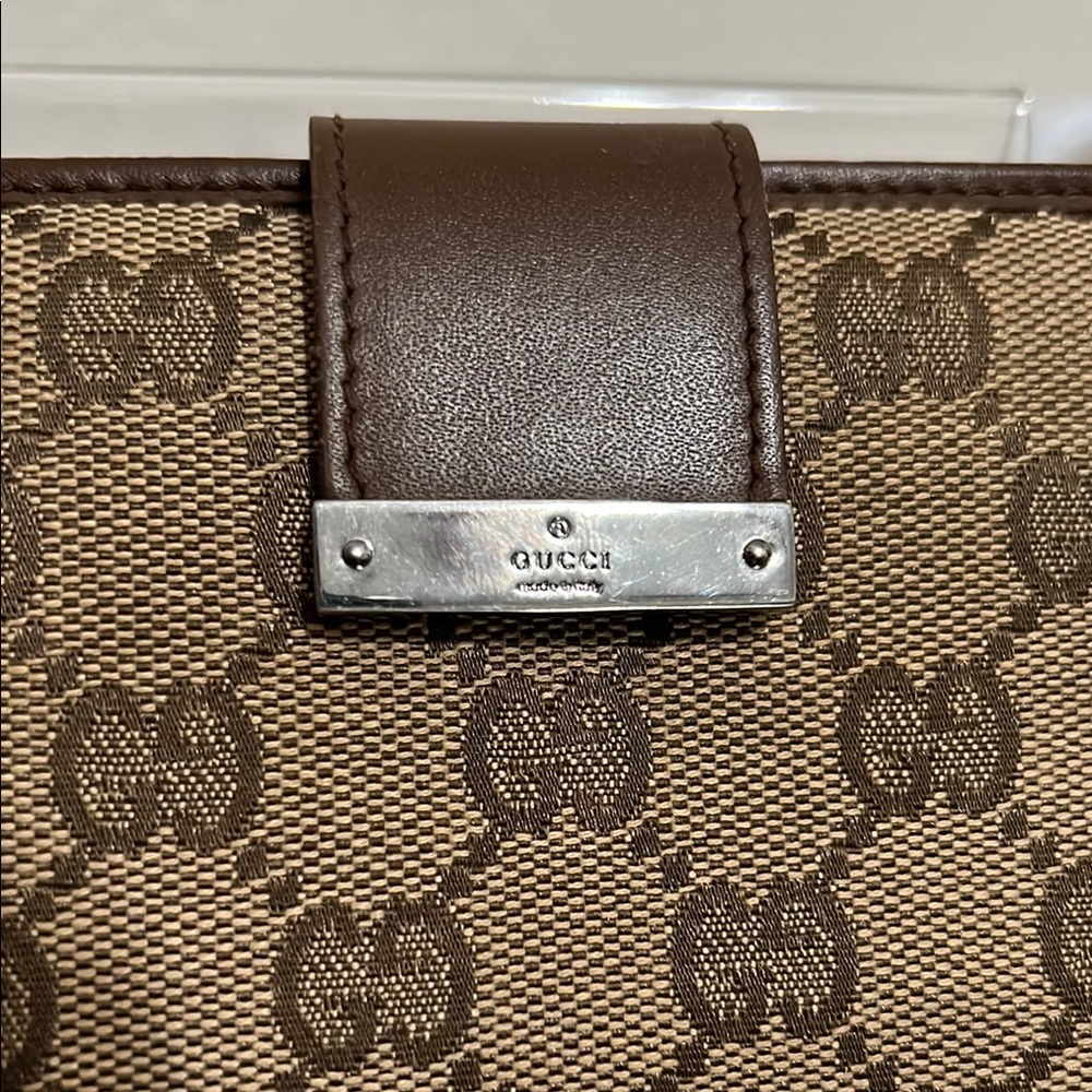Gucci Monogram Tan Clutch Wallet Authentic EUC - Picture 6 of 17